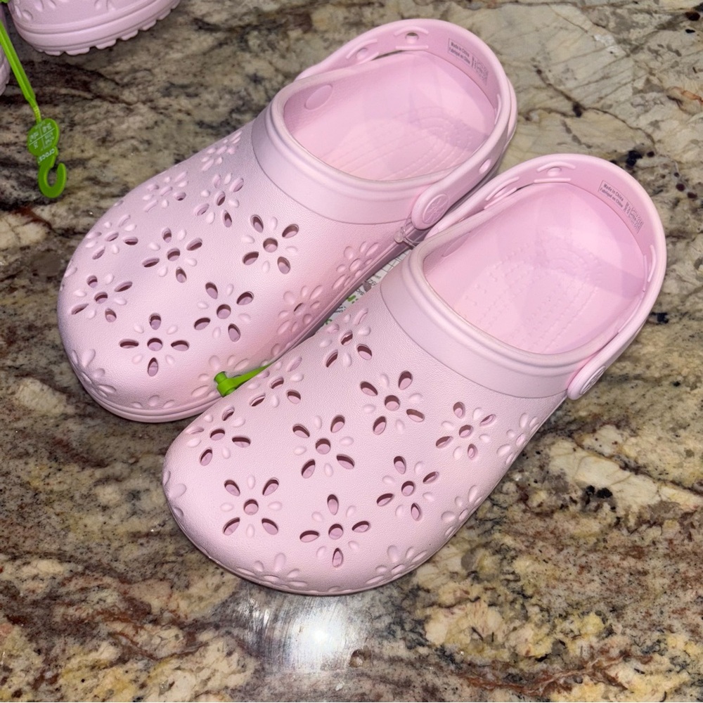 Crocs Women’s NWT - Picture 10 of 12